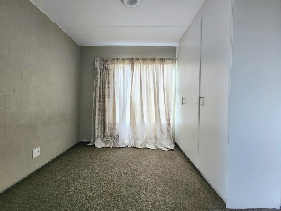 2 Bedroom Property for Sale in Wilgeheuwel Gauteng