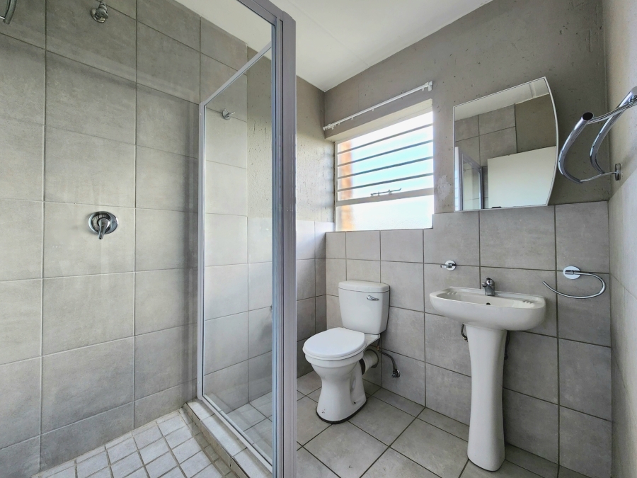 2 Bedroom Property for Sale in Wilgeheuwel Gauteng
