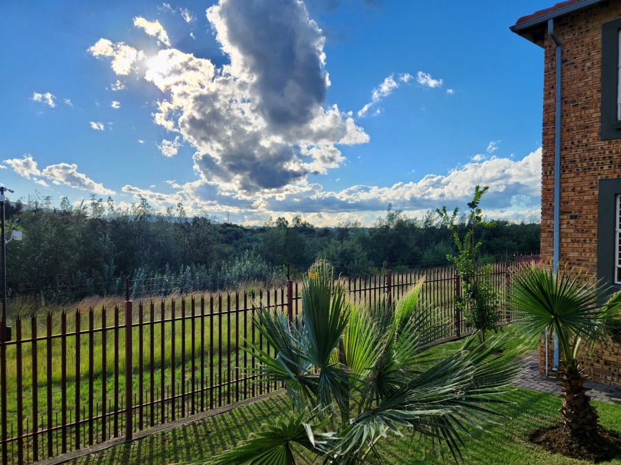 2 Bedroom Property for Sale in Wilgeheuwel Gauteng