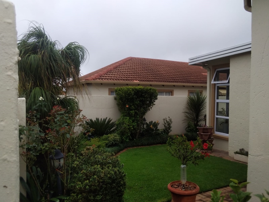 3 Bedroom Property for Sale in Amorosa Gauteng