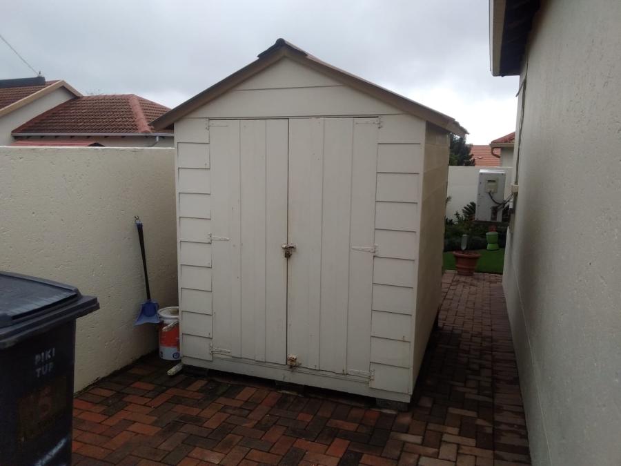 3 Bedroom Property for Sale in Amorosa Gauteng