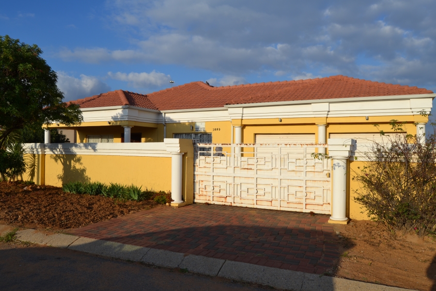 3 Bedroom Property for Sale in Toekomsrus Gauteng