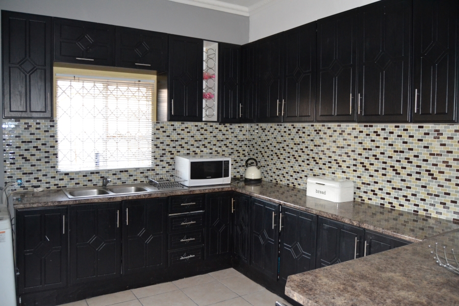 3 Bedroom Property for Sale in Toekomsrus Gauteng