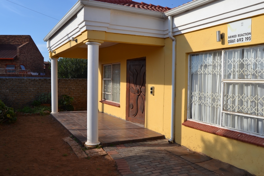 3 Bedroom Property for Sale in Toekomsrus Gauteng