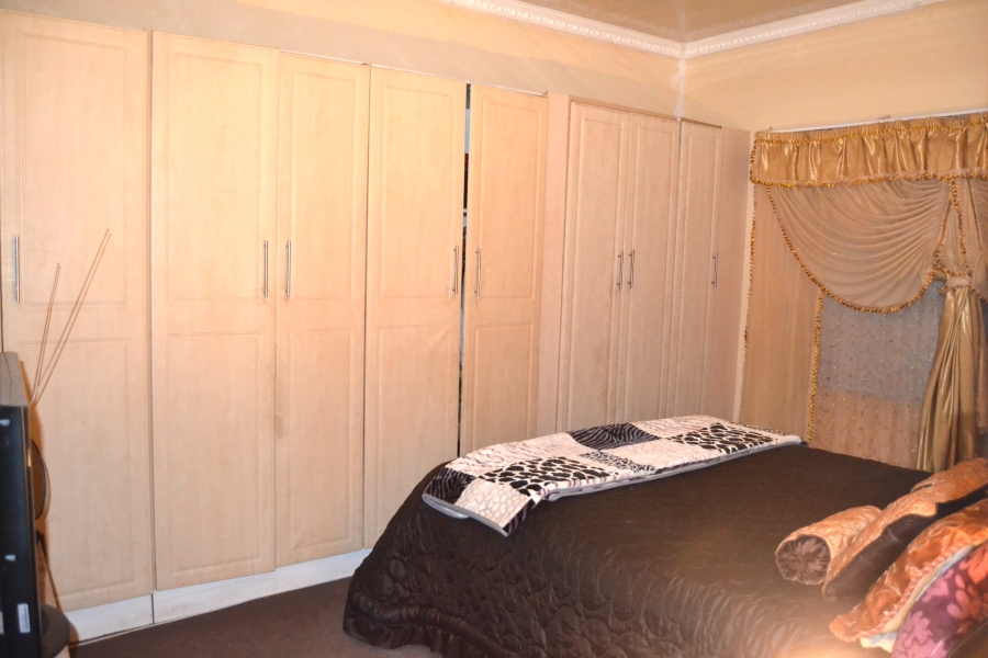 3 Bedroom Property for Sale in Toekomsrus Gauteng