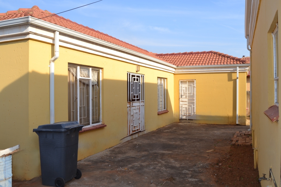 3 Bedroom Property for Sale in Toekomsrus Gauteng