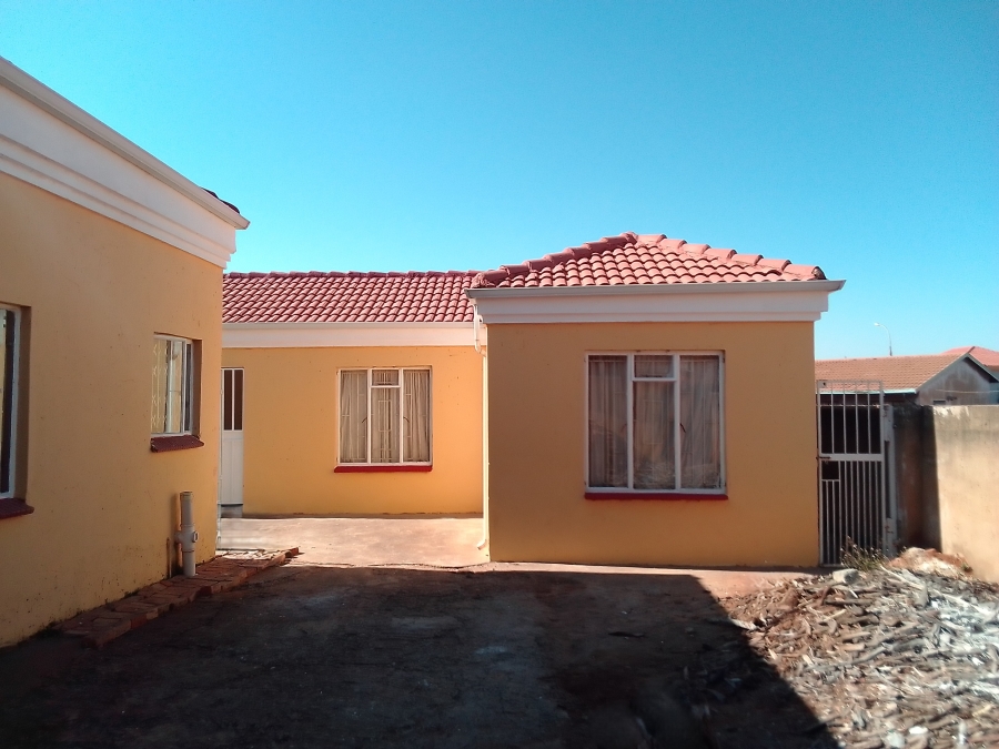 3 Bedroom Property for Sale in Toekomsrus Gauteng