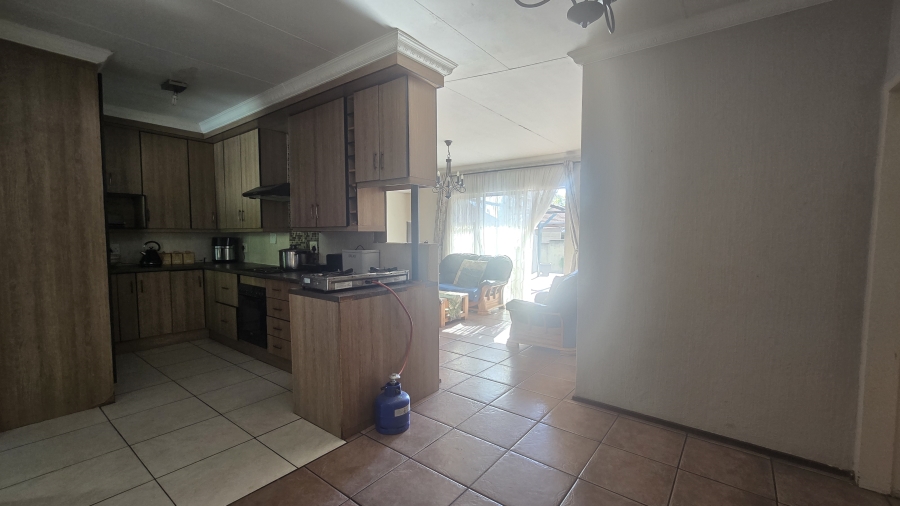 3 Bedroom Property for Sale in Garsfontein Gauteng