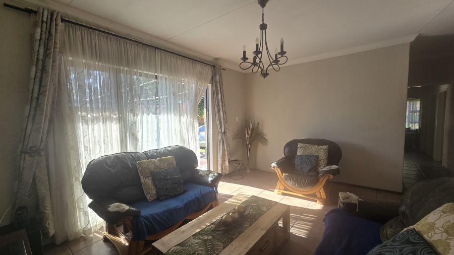3 Bedroom Property for Sale in Garsfontein Gauteng