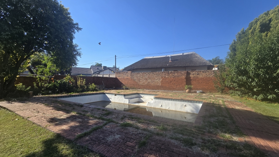 3 Bedroom Property for Sale in Garsfontein Gauteng