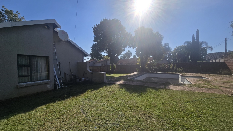 3 Bedroom Property for Sale in Garsfontein Gauteng