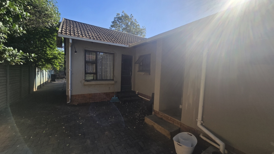 3 Bedroom Property for Sale in Garsfontein Gauteng
