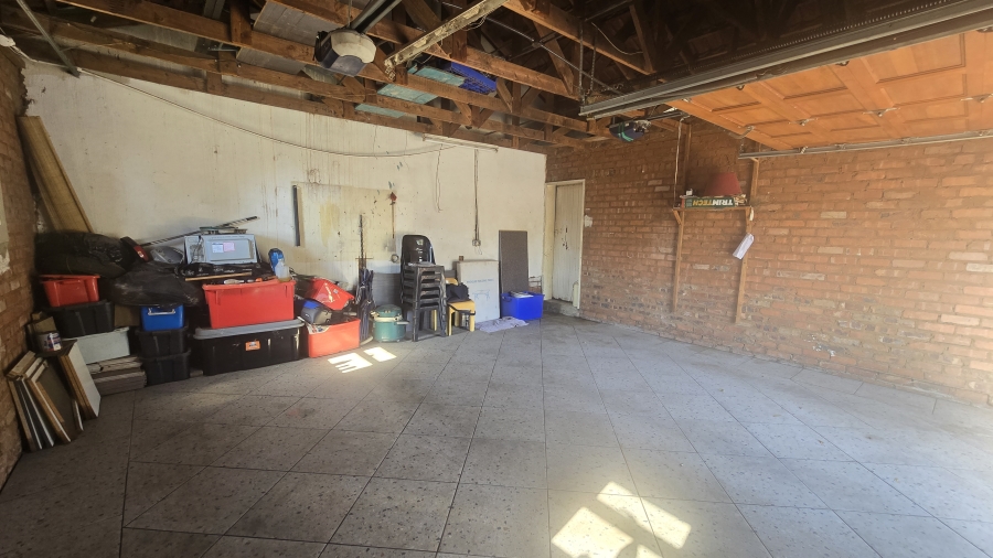 3 Bedroom Property for Sale in Garsfontein Gauteng