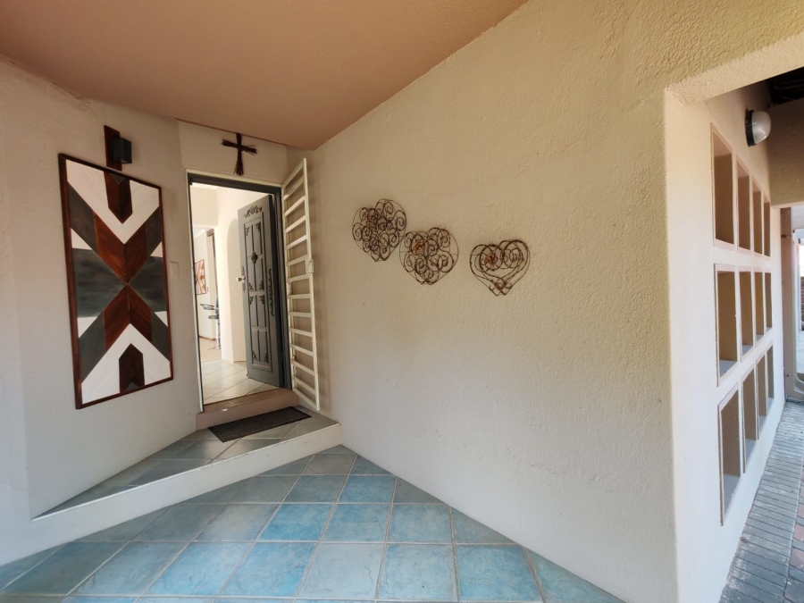 4 Bedroom Property for Sale in Three Rivers East Gauteng