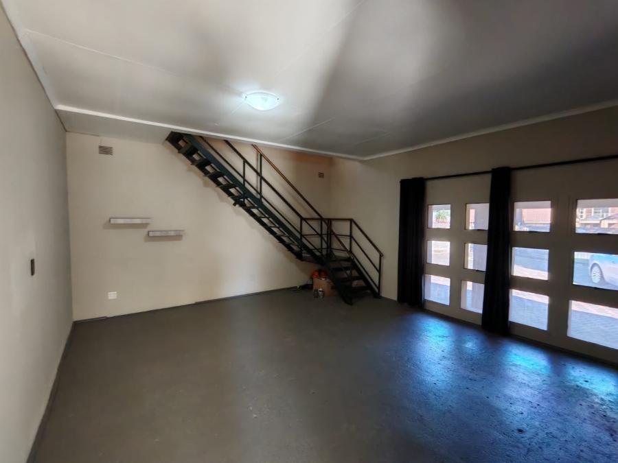 4 Bedroom Property for Sale in Three Rivers East Gauteng