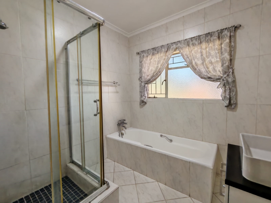 4 Bedroom Property for Sale in Three Rivers East Gauteng