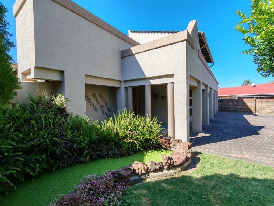 4 Bedroom Property for Sale in Three Rivers East Gauteng