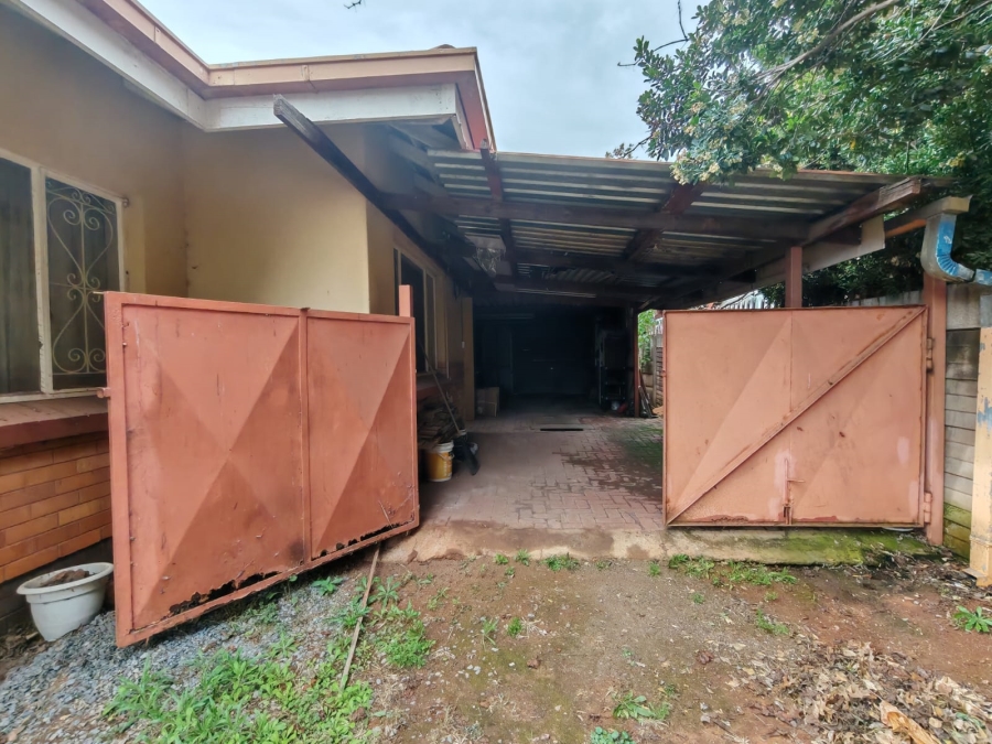 3 Bedroom Property for Sale in Risiville Gauteng