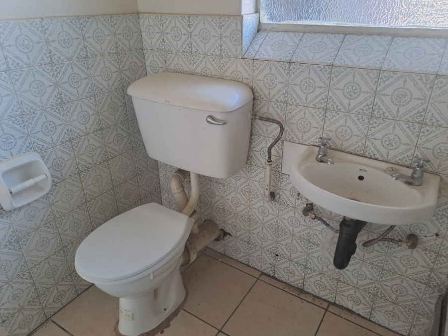 1 Bedroom Property for Sale in Windsor East Gauteng