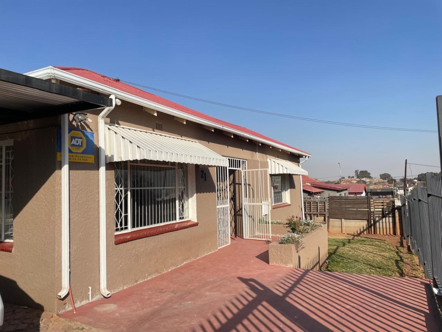To Let 2 Bedroom Property for Rent in Delarey Gauteng