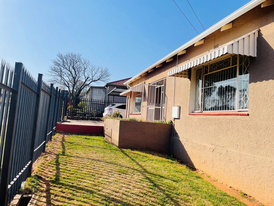 To Let 2 Bedroom Property for Rent in Delarey Gauteng