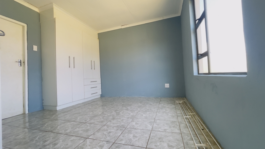 To Let 2 Bedroom Property for Rent in Delarey Gauteng