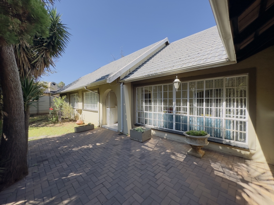 3 Bedroom Property for Sale in Verwoerdpark Gauteng