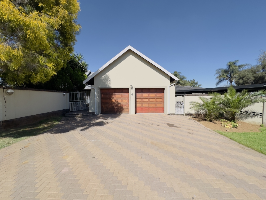 3 Bedroom Property for Sale in Verwoerdpark Gauteng