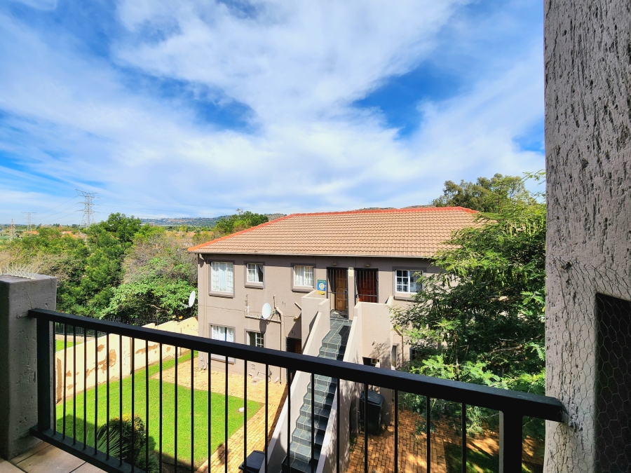 2 Bedroom Property for Sale in Wilgeheuwel Gauteng