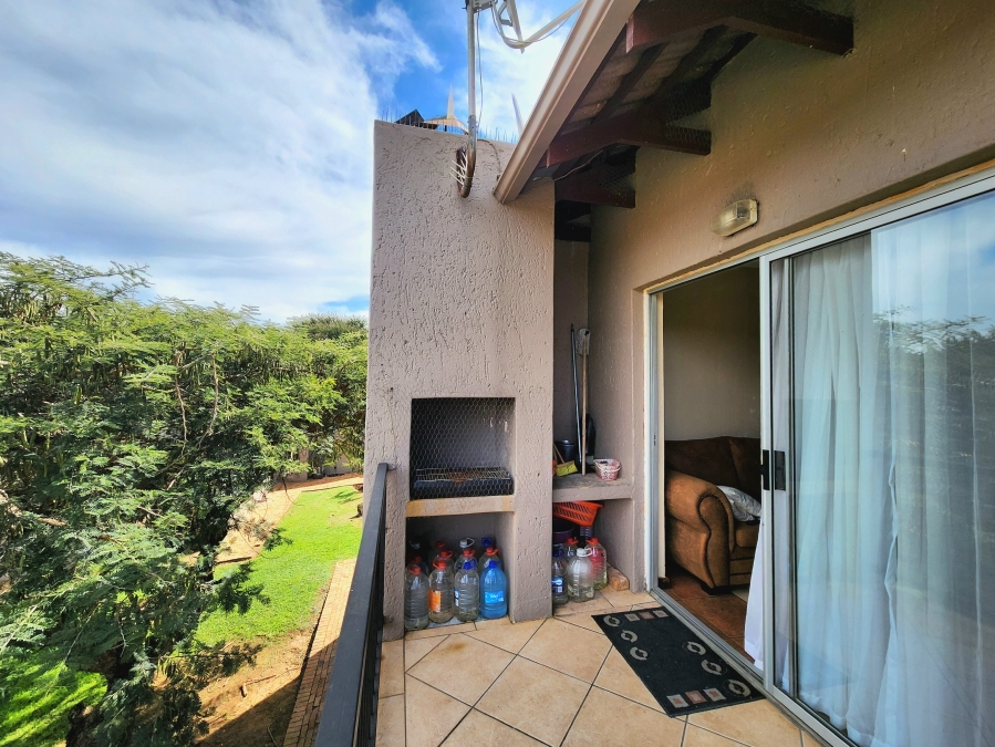 2 Bedroom Property for Sale in Wilgeheuwel Gauteng