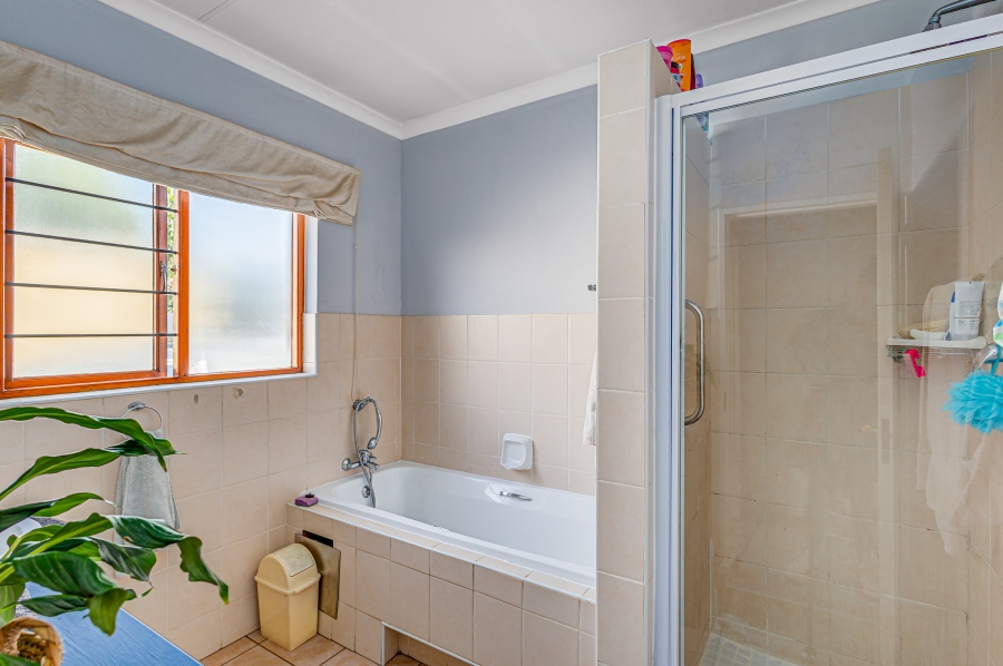 3 Bedroom Property for Sale in Barbeque Downs Gauteng