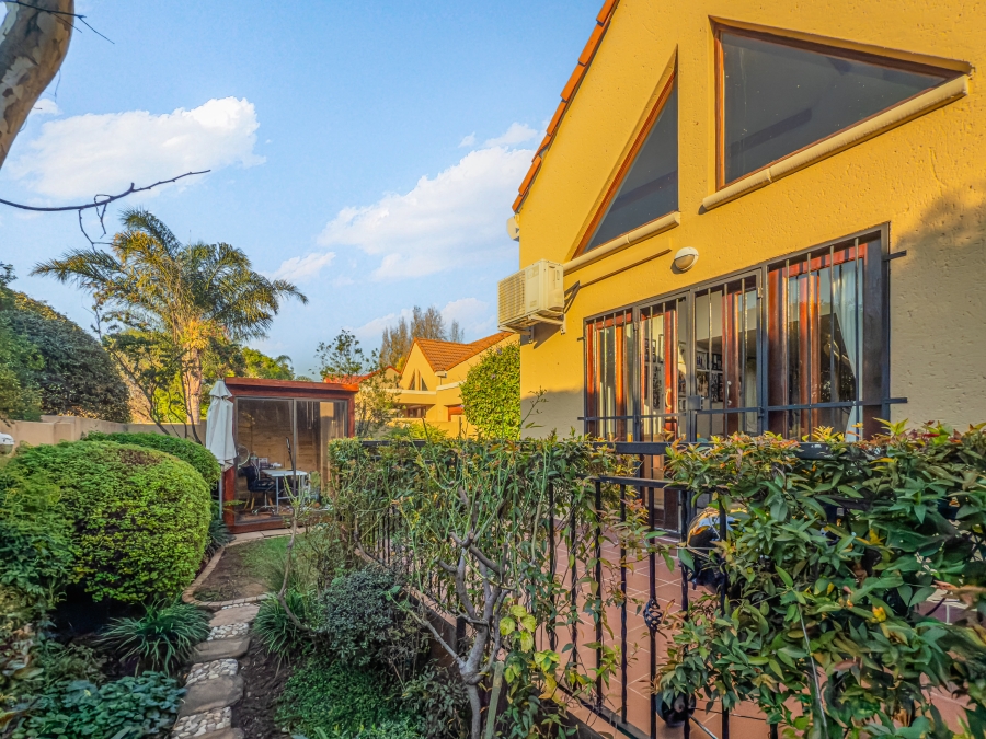 3 Bedroom Property for Sale in Barbeque Downs Gauteng