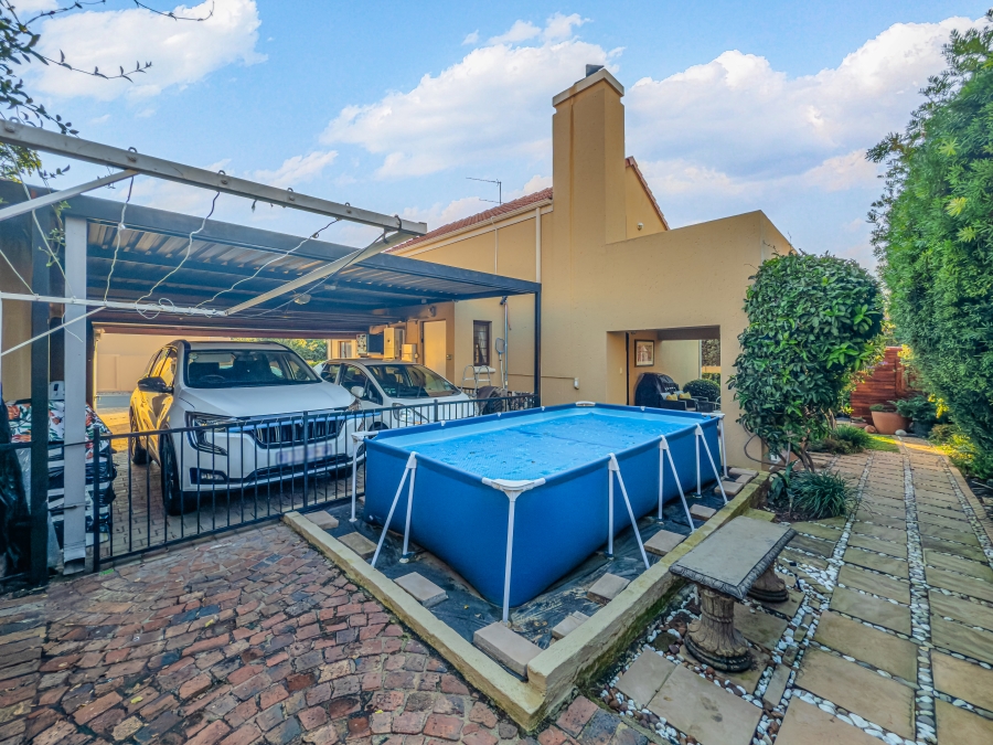 3 Bedroom Property for Sale in Barbeque Downs Gauteng