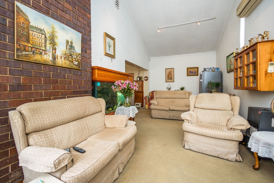 3 Bedroom Property for Sale in Mondeor Gauteng