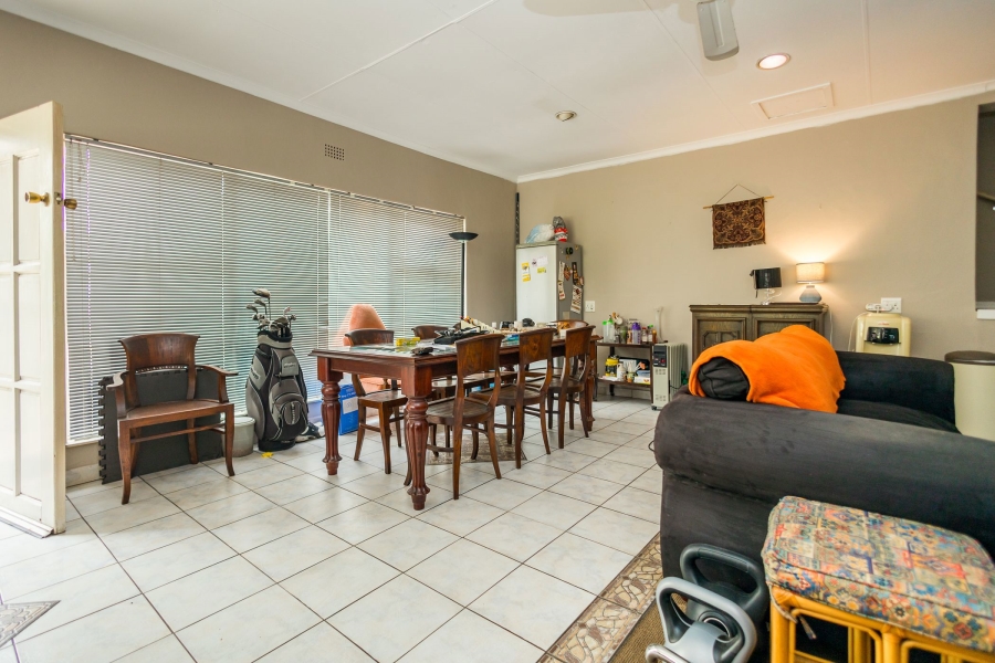 3 Bedroom Property for Sale in Mondeor Gauteng