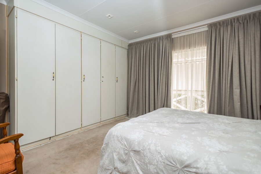 3 Bedroom Property for Sale in Mondeor Gauteng