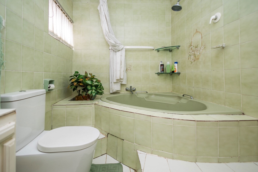 3 Bedroom Property for Sale in Mondeor Gauteng