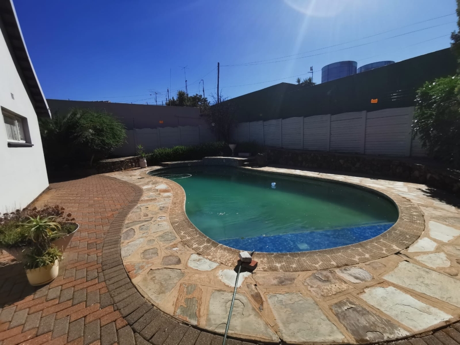 4 Bedroom Property for Sale in South Crest Gauteng