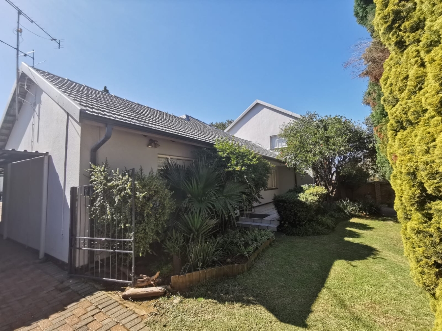 4 Bedroom Property for Sale in South Crest Gauteng