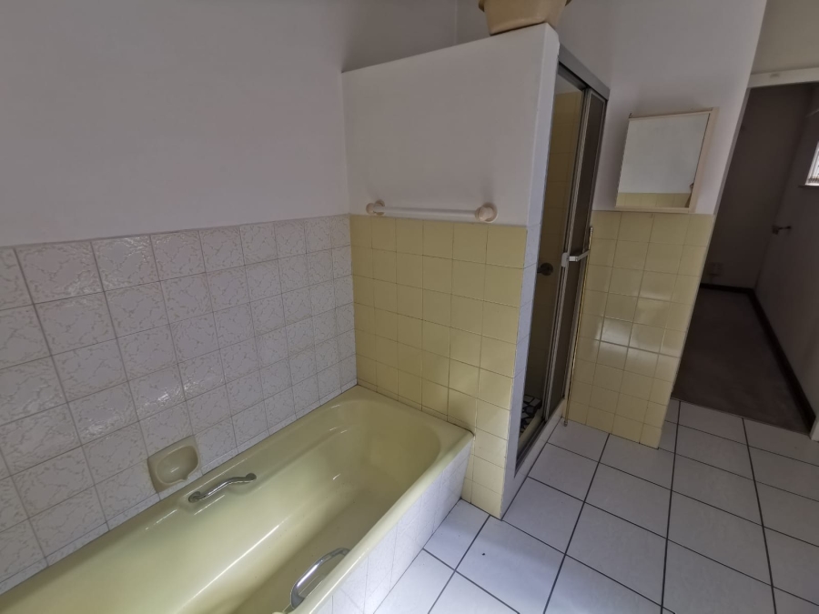 4 Bedroom Property for Sale in South Crest Gauteng