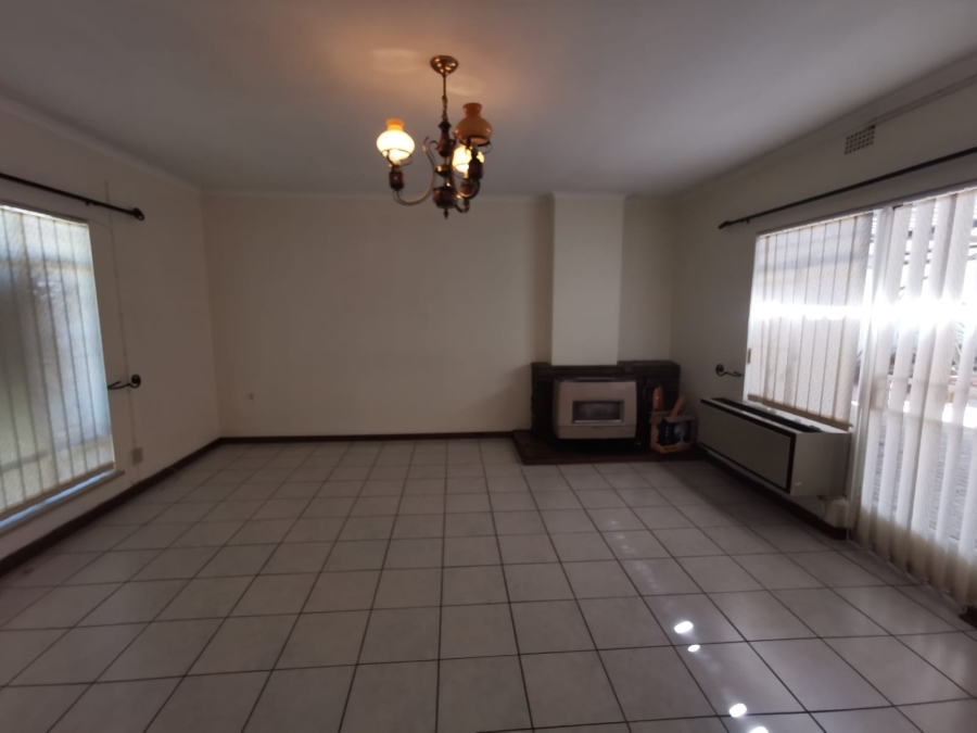 4 Bedroom Property for Sale in South Crest Gauteng