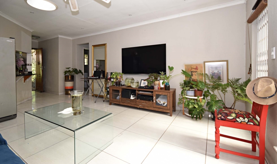 2 Bedroom Property for Sale in Sonneglans Gauteng