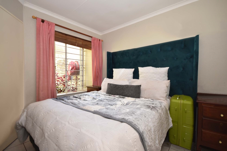 2 Bedroom Property for Sale in Sonneglans Gauteng