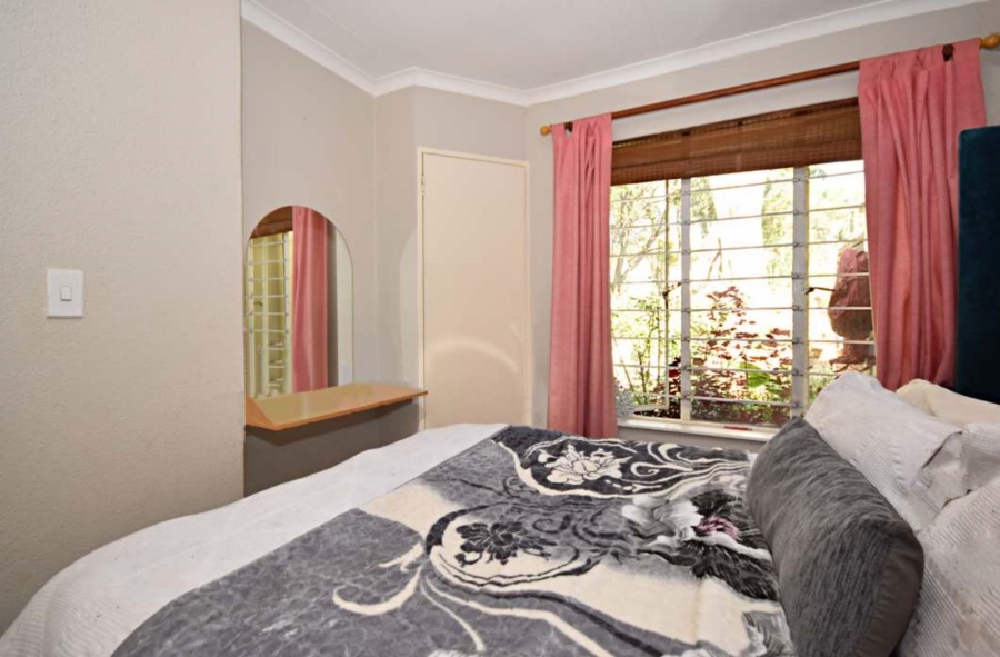 2 Bedroom Property for Sale in Sonneglans Gauteng
