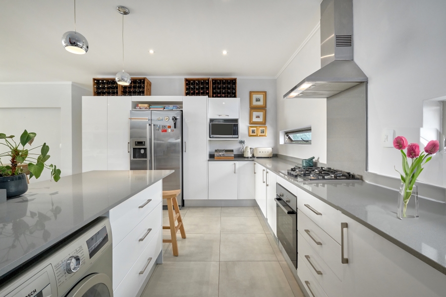 To Let 3 Bedroom Property for Rent in Bryanston Gauteng