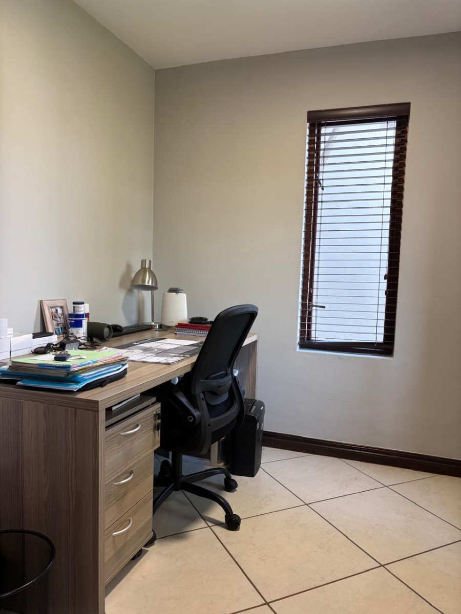 To Let 2 Bedroom Property for Rent in Olympus AH Gauteng