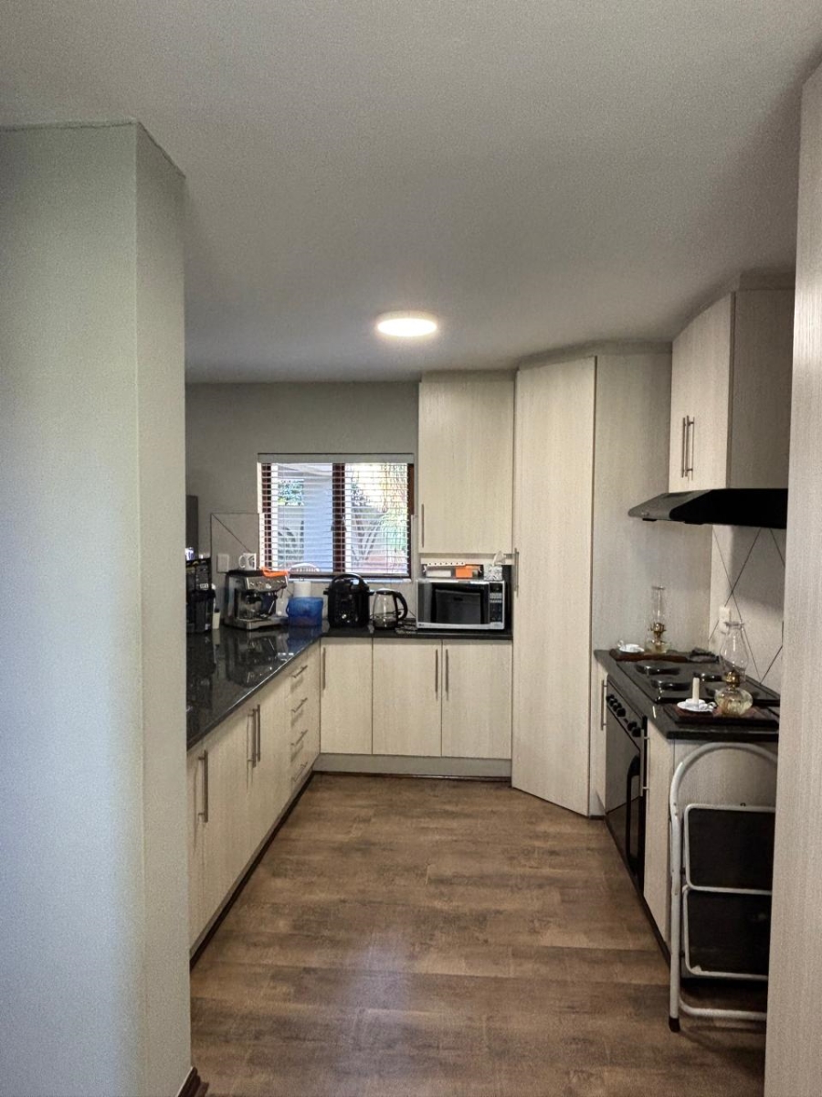 To Let 2 Bedroom Property for Rent in Olympus AH Gauteng