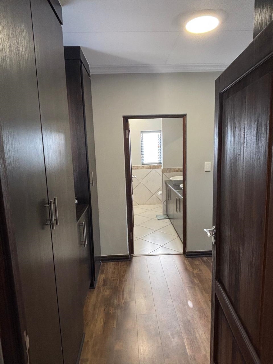 To Let 2 Bedroom Property for Rent in Olympus AH Gauteng