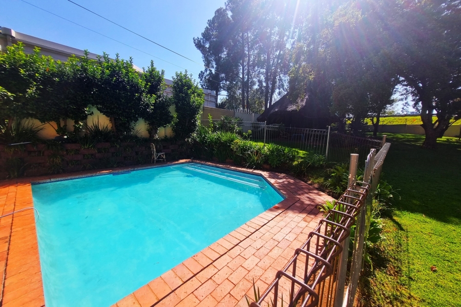 2 Bedroom Property for Sale in Douglasdale Gauteng