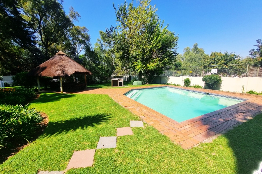 2 Bedroom Property for Sale in Douglasdale Gauteng